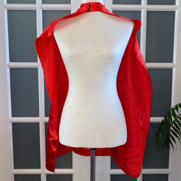 GUC Superman, Man of Steel Logo Red Satin Cape with Velcro Closure - Picture 3 of 14